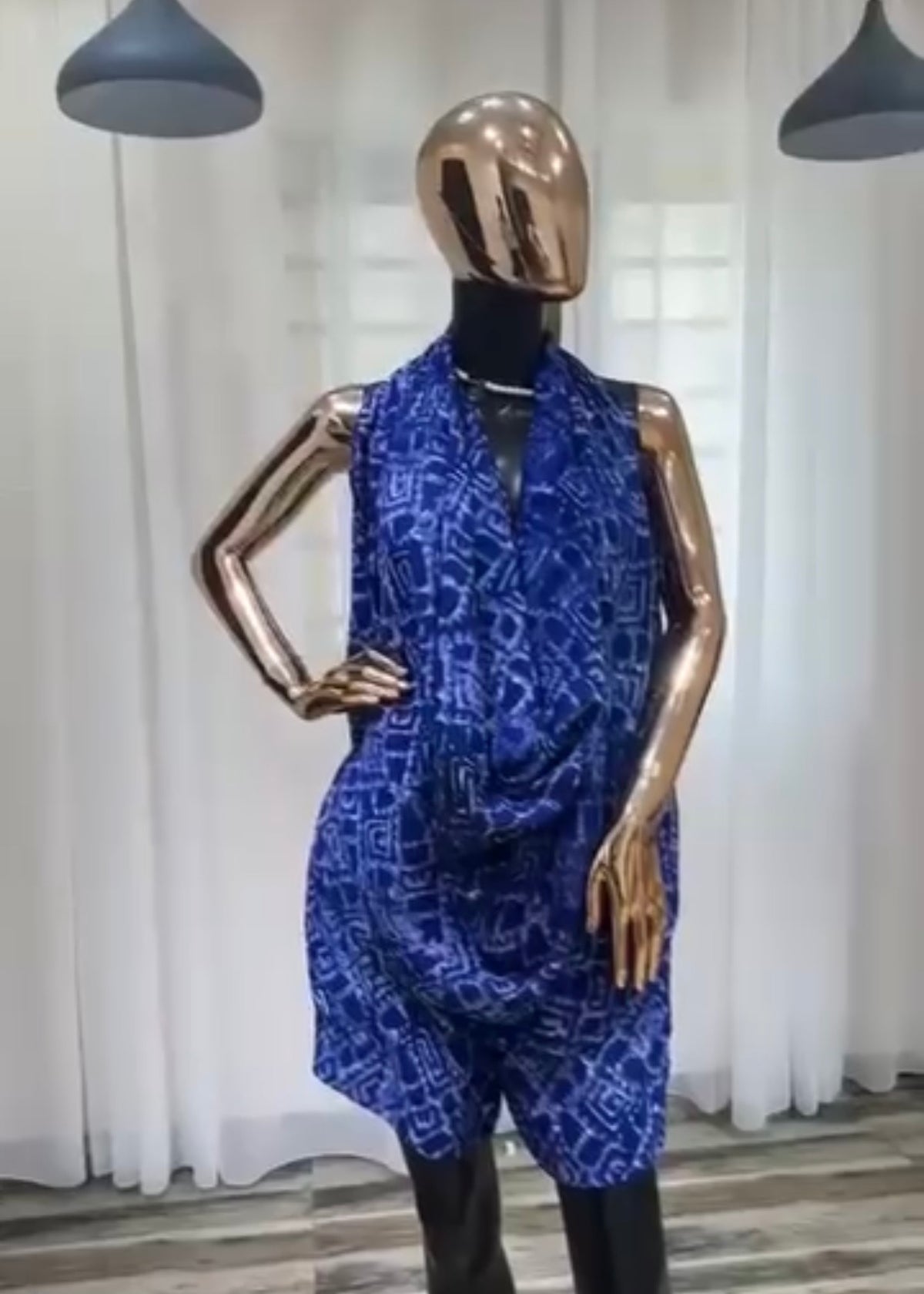 The Chic Set – Blue Geo